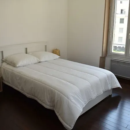 Lovely One-room For 3 Hyper Center Near Stationtram #l7 Apartment *