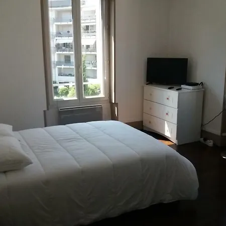 Lovely One-room For 3 Hyper Center Near Stationtram #l7 *
