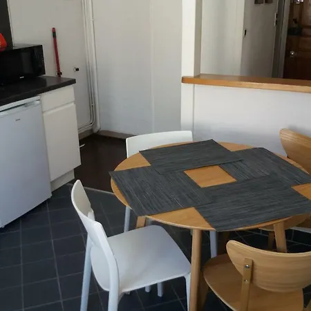 Lovely One-room For 3 Hyper Center Near Stationtram #l7 *